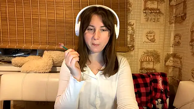 Snapshot of Tessa_Muse chatting on 12/05/25, 03:21 Tessa Muse online show from 12/05/25, 03:21