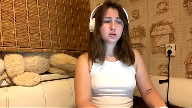 Snapshot of Tessa_Muse chatting on 11/29/25, 03:45 Tessa Muse online show from 11/29/25, 03:45