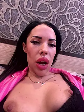 Snapshot of Sweet_little_gir chatting on 01/07/26, 09:14 Sweet little gir online show from 01/07/26, 09:14