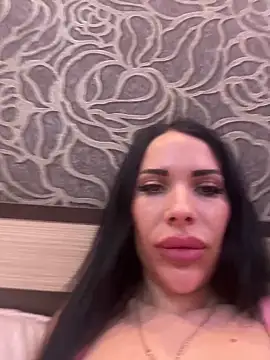 Snapshot of Sweet_little_gir chatting on 01/05/26, 05:27 Sweet little gir online show from 01/05/26, 05:27