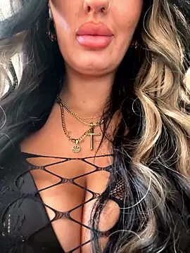 Snapshot of Lolaxox_ chatting on 01/10/26, 01:39 Lolaxox online show from 01/10/26, 01:39