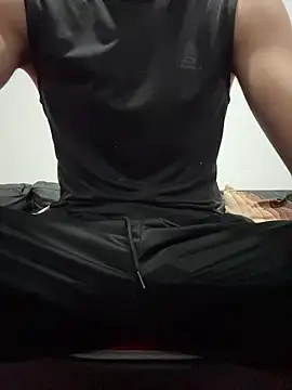 Snapshot of Davisuarez chatting on 02/25/26, 01:44 Davisuarez online show from 02/25/26, 01:44