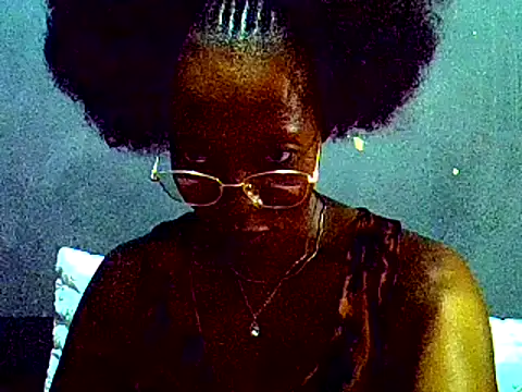 Snapshot of PreettyTee chatting on 04/12/26, 02:15 PreettyTee online show from 04/12/26, 02:15