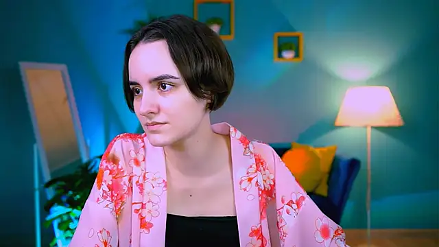 KateWillows online show from 12/04/25, 04:11