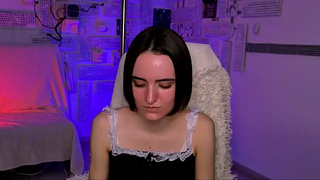 KateWillows online show from 04/08/26, 04:58