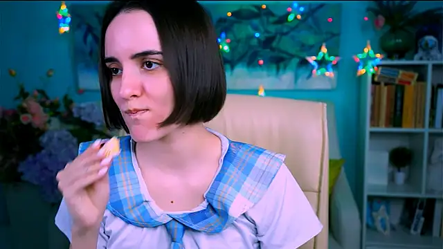 KateWillows online show from 04/12/26, 04:38