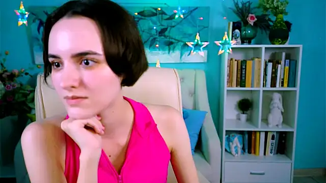 KateWillows online show from 11/28/25, 12:38