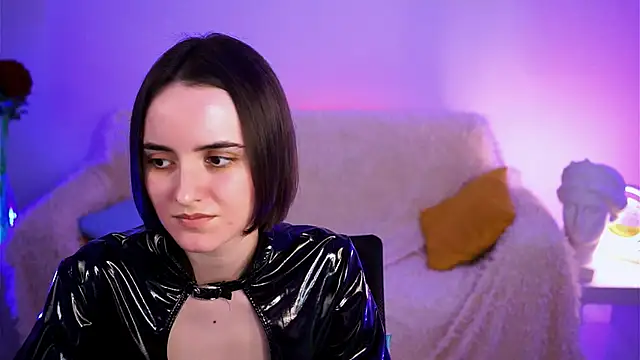 KateWillows online show from 04/13/26, 05:00