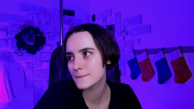 KateWillows online show from 12/16/25, 08:18