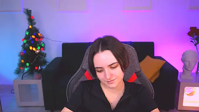 KateWillows online show from 12/20/25, 04:26