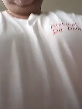 Snapshot of piccionetestardo chatting on 11/29/25, 11:32 piccionetestardo online show from 11/29/25, 11:32