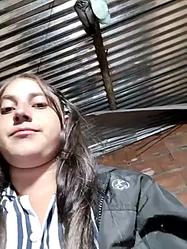 sammyyblondee online show from 12/17/25, 12:04