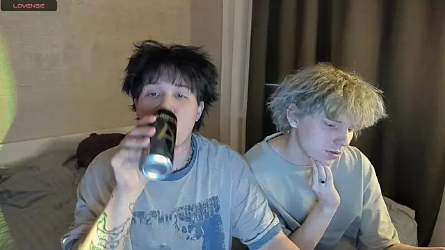 miya meow miku online show from 12/20/25, 06:00