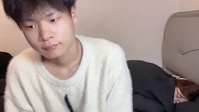 xiaohui660 online show from 12/17/25, 04:12
