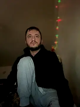 Snapshot of Grek32X chatting on 11/30/25, 06:14 Grek32X online show from 11/30/25, 06:14