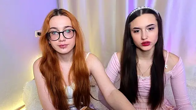 sunny luna online show from 11/28/25, 02:28