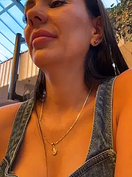 Snapshot of SofhiaTaylor chatting on 02/12/26, 07:57 SofhiaTaylor online show from 02/12/26, 07:57