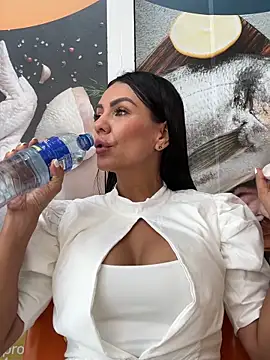 Snapshot of SofhiaTaylor chatting on 02/19/26, 08:28 SofhiaTaylor online show from 02/19/26, 08:28