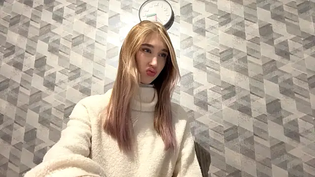 DetraLinz online show from 12/16/25, 04:44