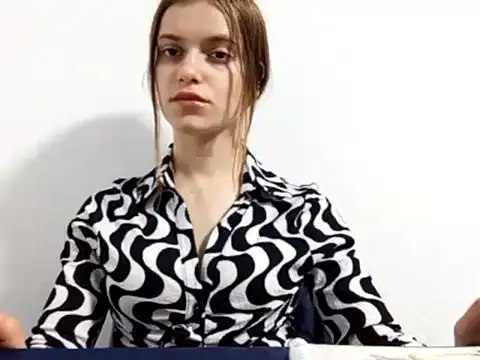 MildredVillareal online show from 12/18/25, 03:38