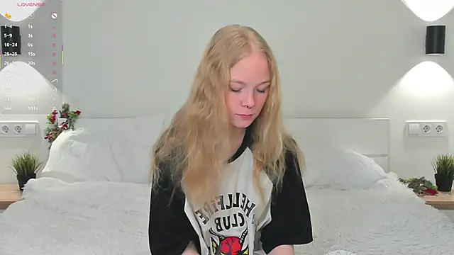 GhisllaineWestler online show from 12/16/25, 04:17