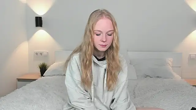 GhisllaineWestler online show from 12/02/25, 04:25