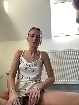 Snapshot of Naughty_leigh_ chatting on 12/02/25, 02:08 Naughty leigh online show from 12/02/25, 02:08