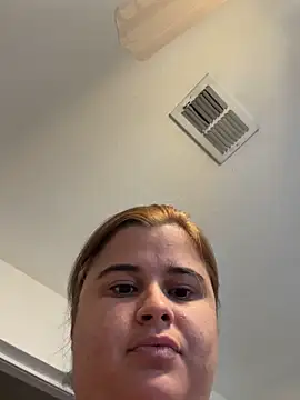 QueenBootyy online show from 11/28/25, 04:07