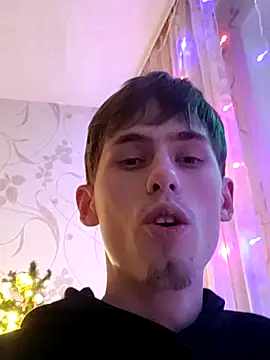 FreeRich online show from 12/22/25, 03:45