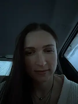 ZaraHill online show from 12/22/25, 02:55