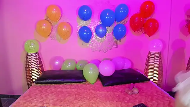 MarianaMontezz online show from 05/01/26, 09:42