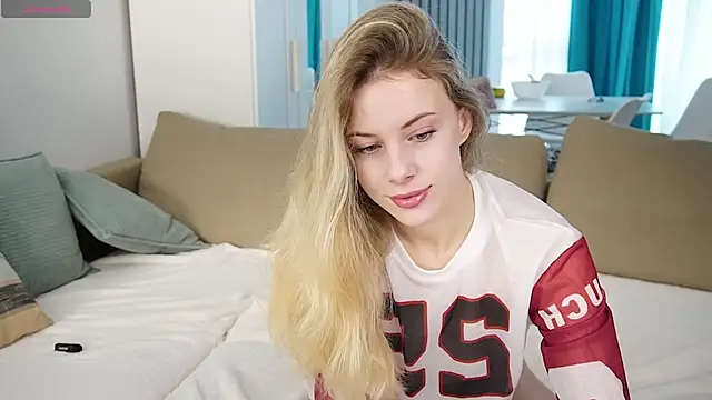 evy miu online show from 12/05/25, 07:40