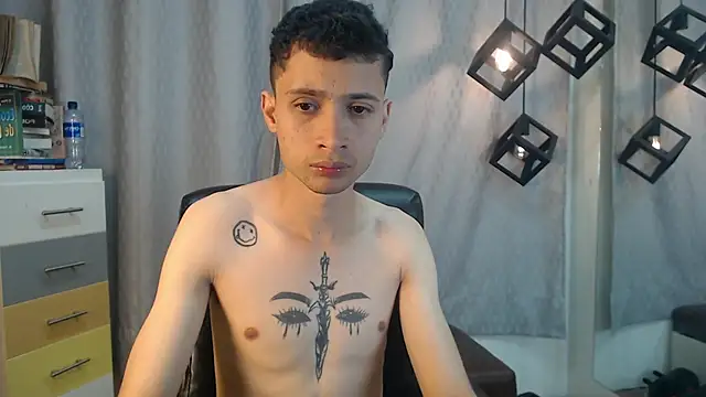 Snapshot of LucassSmith11 chatting on 06/04/26, 03:33 LucassSmith11 online show from 06/04/26, 03:33