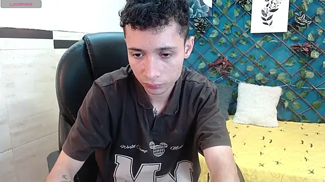Snapshot of LucassSmith11 chatting on 06/12/26, 03:21 LucassSmith11 online show from 06/12/26, 03:21