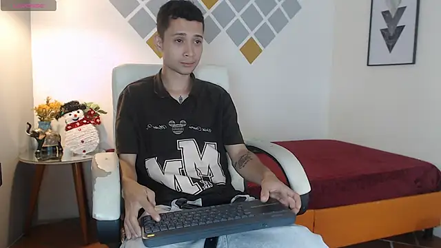 Snapshot of LucassSmith11 chatting on 02/21/26, 03:03 LucassSmith11 online show from 02/21/26, 03:03