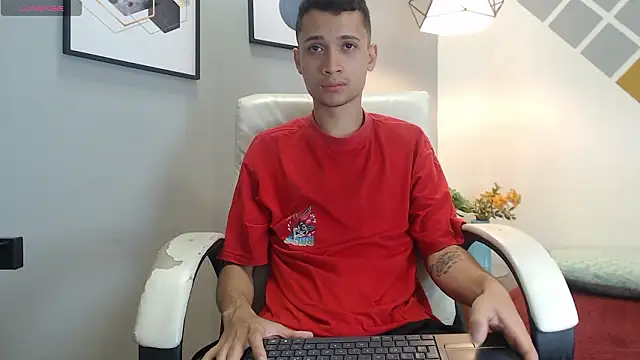 Snapshot of LucassSmith11 chatting on 02/09/26, 07:01 LucassSmith11 online show from 02/09/26, 07:01