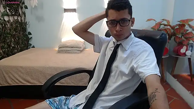 LucassSmith11 online show from 12/03/25, 12:04