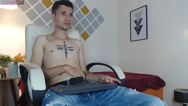 Snapshot of LucassSmith11 chatting on 02/18/26, 06:48 LucassSmith11 online show from 02/18/26, 06:48