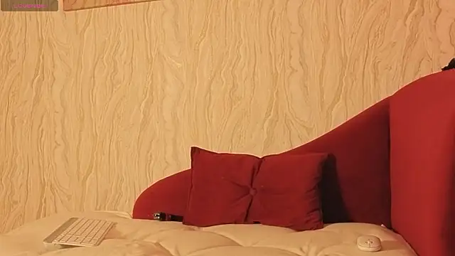 Snapshot of OliviaMazee chatting on 02/06/26, 08:49 OliviaMazee online show from 02/06/26, 08:49