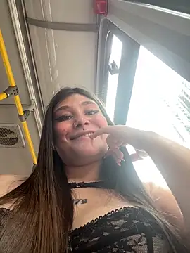 AngieG02  online show from 12/01/25, 07:04