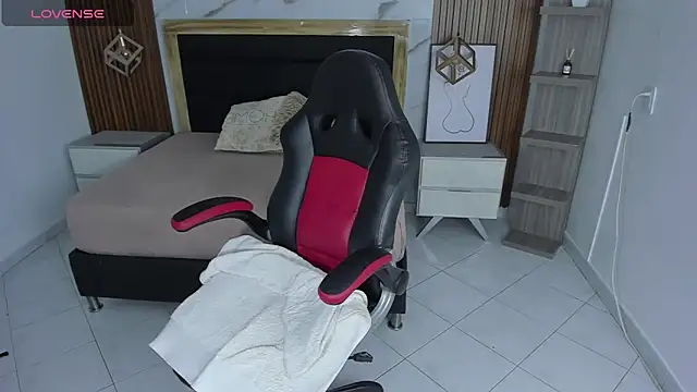 VIOLETTA ROSS1 online show from 02/10/26, 12:37