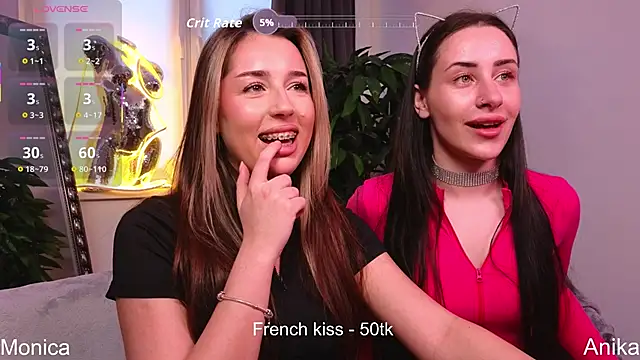 Snapshot of AnikaHarrys- chatting on 11/30/25, 01:12 AnikaHarrys- online show from 11/30/25, 01:12