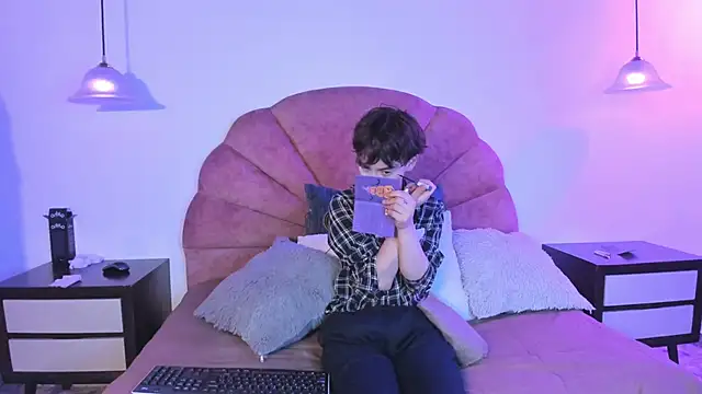 Brenda Tina online show from 01/15/26, 08:01