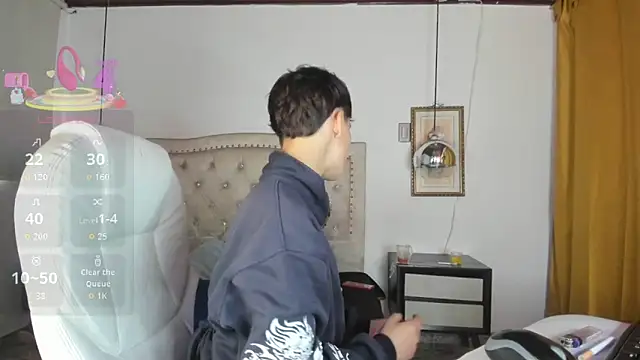 Brenda Tina online show from 12/22/25, 08:42