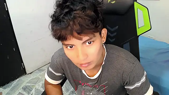 Green XoX online show from 11/30/25, 09:04