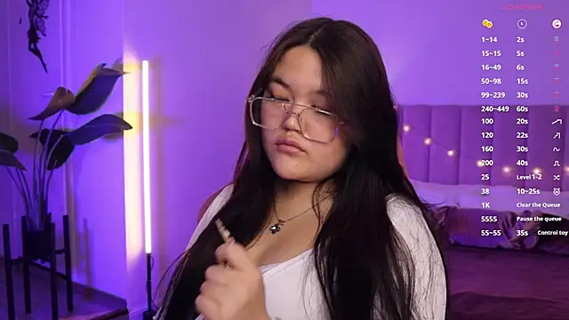 VeneraMai online show from 12/02/25, 05:25