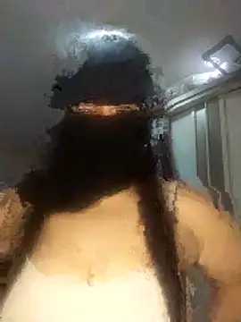 Snapshot of lolotheone chatting on 04/28/26, 11:25 lolotheone online show from 04/28/26, 11:25