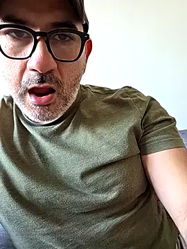 Aresal84 online show from 12/01/25, 12:39