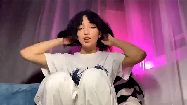 Snapshot of Raylli_Jorden chatting on 12/01/25, 04:19 Raylli Jorden online show from 12/01/25, 04:19