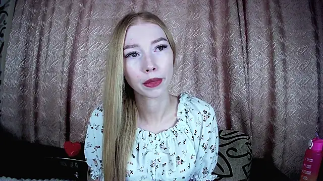 Rysella online show from 12/15/25, 10:32